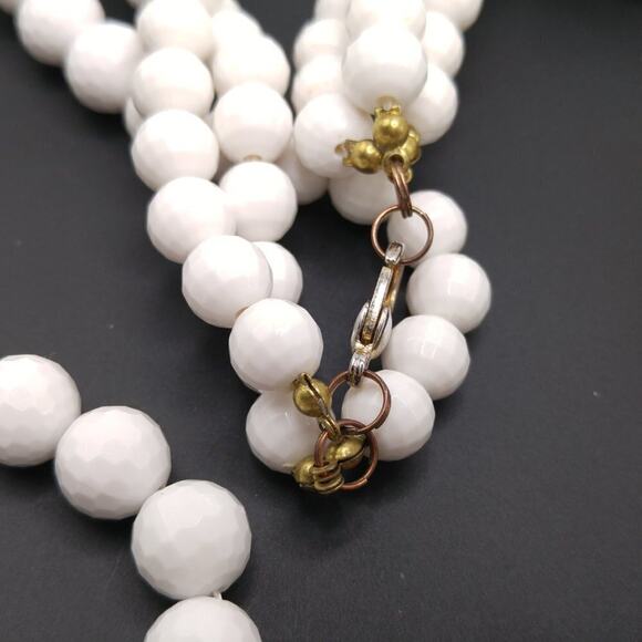 Vintage White Clear Glass Bead Necklace, Shell Flower Pendant, 27 Inches - Picture 9 of 10